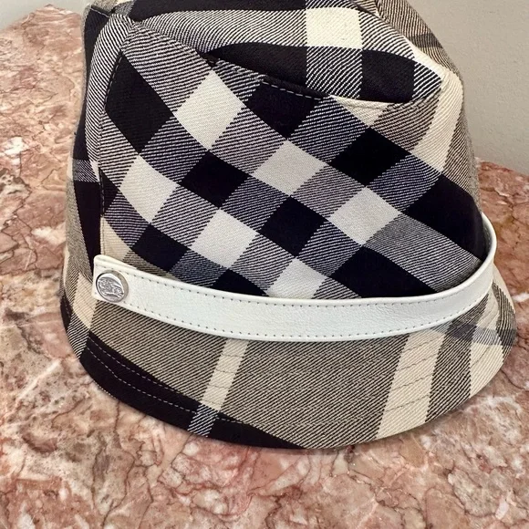 Burberry | Accessories | Burberry Black And White Vintage  display picture 3
